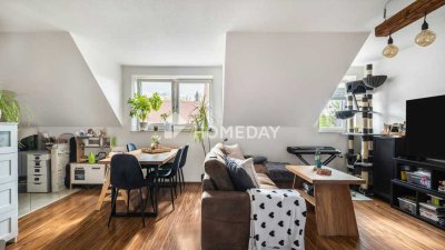 Ländlich, historisch, gepflegt: Charmante DG-Wohnung mit EBK im ehemaligen Stiftsgebäude