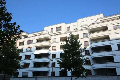 Wohnen in Mainnähe: Charmante 3-Zimmer-Wohnung mit Balkon, Loggia & EBK