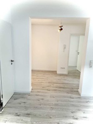 Wunderschöne 3,5-Zimmer-Wohnung mit Terrasse und hochwertige EBK in Bad Soden