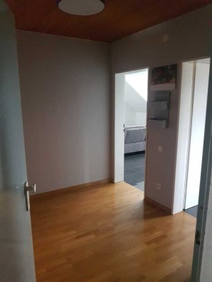 3-Zimmer Dachgeschosswohnung in Neuss (Elvekum)