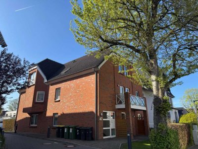 Renovierte Erdgeschosswohnung mit kleiner Terrasse und PKW-Stellplatz