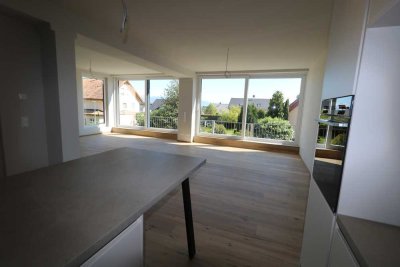 Grosszügige, lichtdurchflutete  Wohnung mit See und Bergsicht