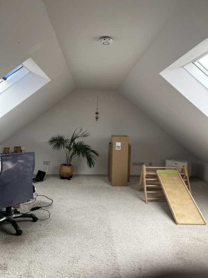 Charmantes 3-Zimmer Loft in Frankfurt Bergen-Enkheim mit Balkon