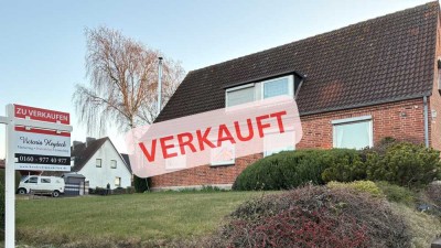 HEILIGENHAFEN / Doppelhaushälfte mit großem Garten, Obstbäumen, Gartenhaus auf 840m² Grundstück