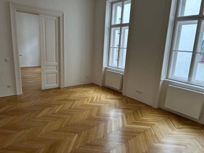 Altbauwohnung in der Alserstraße ( hofseitig )