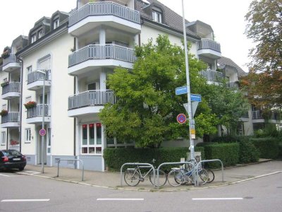 Helle 2,5-Zimmer Wohnung mit Logia + Balkon  im 1. OG in Freiburg-Herdern