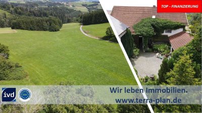 IDYLLISCH UND ROMANTISCHE 3-SEIT HOFSTELLE 
MIT FERIENWOHNUNG, TIERHALTUNG GEEIGNET & PVA