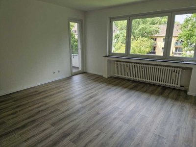 Schöne, frisch renovierte 3-Zimmer-Wohnung mit Balkon in ruhiger Lage