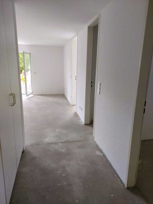 Kernsanierte, hochwertige 2-Zimmer Souterrain-Wohnung inkl. Carportstellplatz und Garten