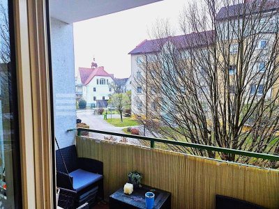 IHR ZUHAUSE, MIT LOGGIA, TIEFGARAGENPLATZ, SPIELPLATZ U.V.M. - 76m²