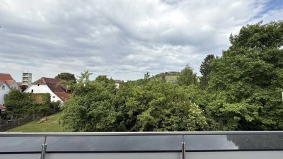 ** Wohnen im Herzen Metzingens - kernsanierte 3-Zimmer Wohnung mit tollem Ausblick **