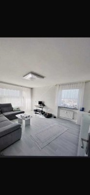 Exklusive, gepflegte 3-Zimmer-Wohnung mit Balkon und EBK in Friedrichshafen
