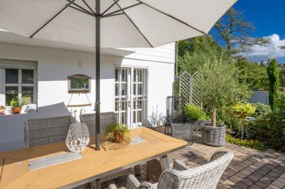 Rösrath-Durbusch: Freistehendes, saniertes Einfamilienhaus mit Charme, Doppelcarport und Stellplatz!