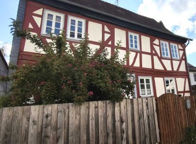 PROVISIONSFREI zu einem TOP PREIS: Gemütliches EFH mit Terrasse + Balkon, ideal für Familien
