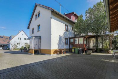 Gepflegtes 3-Familienwohnhaus mit schönem Garten,  Garage- und Schopfgebäude