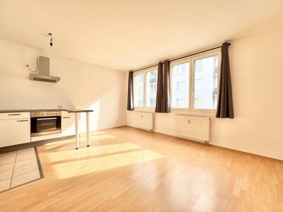 TOPLAGE - NÄHE DONAUZENTRUM | HELLE SINGLE-WOHNUNG | U-BAHN-NÄHE