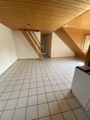 Helle Dachgeschosswohnung in Kuchen