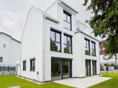 ERSTBEZUG nahe SCHILLERWASSER - EINFAMILIENHAUS MIT 4 SCHLAFZIMMERN mit GARAGE und GROSSEM GARTEN