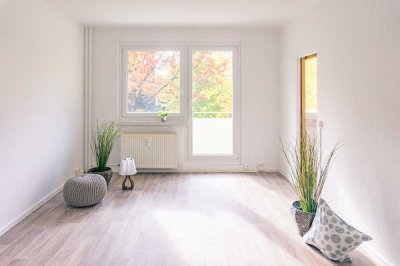 NEU sanierte 1-Raum-Wohnung mit Balkon und Badewanne