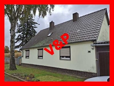 Teilsaniertes EFH mit großem Grundstück!