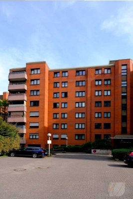 Wohnen am Rhein – attraktive 2-Zimmer-Wohnung in Neuss mit Aufzug und Balkon und TG