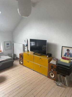 Exklusive 2,5-Zimmer-Dachgeschosswohnung in Düsseldorf