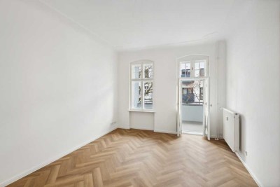 OWNR: Einziehen und Wohlfühlen – Renoviert und mit Küche!Altbau-Luxus neu definiert