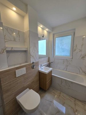 Wohnen mit Stil: Hochwertig sanierte 2-Zimmer-ETW mit Balkon in Schmargendorf