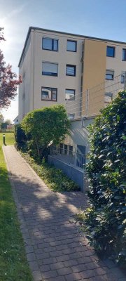 Gepflegte 3 Zimmer Wohnung mit Balkon und EBK  in Ronnenberg Stadt