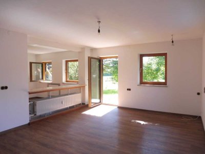 Renovierte Terrassen-Wohnung im Grünen