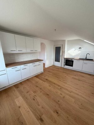 Frisch sanierte 2,5 Zimmer-Wohnung in Eggolsheim