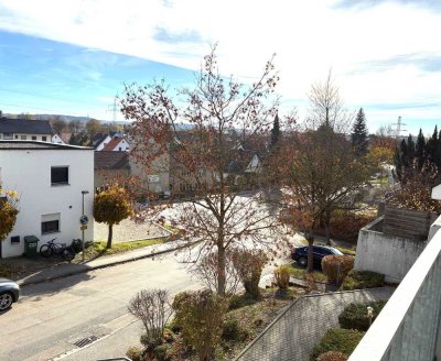 Frei zum Bezug!Sonnig gelegene 2 Zimmer Terrassenwohnung mit Flair+EBK+2xTG-Stellplatz