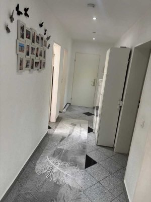 Sanierte und renovierte 3-Zimmer-Wohnung mit Balkon in Solingen Wald