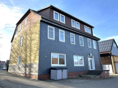 Kapitalanlage: Mehrfamilienhaus mit 6 Wohnungen, 8 Garagen und PV-Anlage