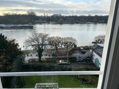 Stilvolle 3-Zimmer Altbauwohnung mit malerischen Blick auf den Rhein