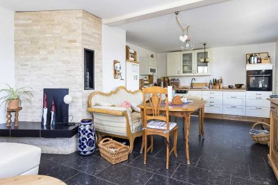 Saniert • voller Charme • zum Verlieben ... Landhaus in ruhiger und naturverbundener Wohnlage