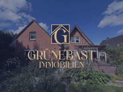Handwerkertraum in grüner Lage – Idyllisches Zweifamilienhaus in Cäciliengroden