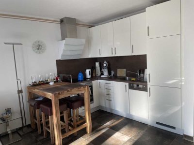 Helle 3-Zimmer-Wohnung mit EBK, Balkon und Stellplätze