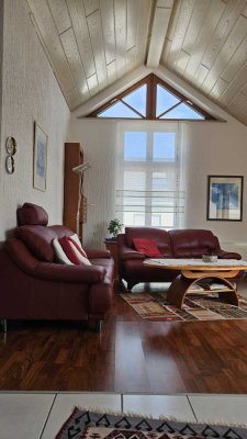 Helle  Atraktive 3,5-Zimmer-Dachgeschosswohnung mit  Terrasse