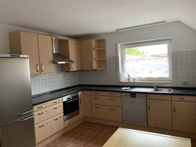 Freundliche und renovierte 4-Zimmer-Maisonette-Wohnung mit geh. Innenausstattung