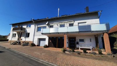 Familienfreundliches 3-Parteienhaus - Grosses Gartengrundstück