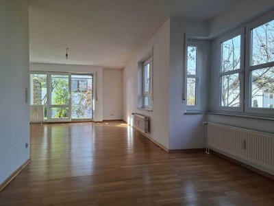 73262 Reichenbach / Fils: Gepflegte 2-Zimmer-Erdgeschoss-Wohnung mit Terrasse. TG-Stellplatz. FREI