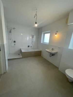 Renoviert - frei werdend - Balkon - Ohne Provision!