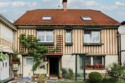 Wohnen und Arbeiten an einem Ort! EFH mit Werkhalle, Garten, und Garage