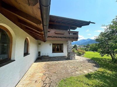 EINE PERLE IN TRAUMHAFTER LAGE * TRADITIONELLES LANDHAUS MIT CHARME