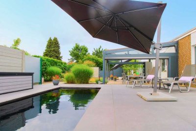 Bungalow mit Garten und Pool -  inkl. Gewerbe-Nebengebäude in ruhiger Lage in Wassenberg-Myhl