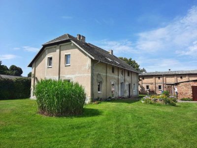Sehr günstig ! Großes Haus mit 2 Wohneinheiten in Sarnow zu verkaufen