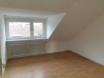 Schicke 2,5 Zi- Dachgeschosswohnung mit Weitblick