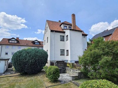 Ein- bis Zweifamilienhaus mit großzügigem Gartenparadies