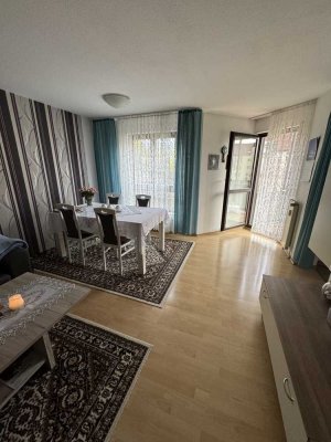 Neuwertige 2-Zimmer-Wohnung mit Balkon und EBK in Schwäbisch